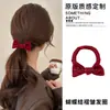 1. Goma para el pelo vintage de flores oscuras con una textura madura y suave, adecuada para ir al trabajo, accesorio para el cabello duradero y versátil para mujeres