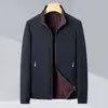 Chaqueta reversible de lujo ligero para hombre, abrigo de negocios para primavera y otoño, con una textura similar a la seda de doble proteína, propiedades antiestáticas y un diseño versátil y moderno.