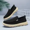 Sapatos casuais masculinos de lona respirável estilo Old Beijing, slip-on de sola macia, ultraleves, com sola grossa