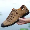 Sapatos Masculinos de Tamanho Grande para Travessia de Fronteira Verão Novo Casual Diário Masculino Sandálias Vazadas Respiráveis Sapatos de Couro Perfurado com Solado Macio