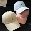 Gorra de béisbol bordada simple estilo coreano para mujer, ala ancha de verano, hace que la cara se vea más pequeña, protección solar y sombra para exteriores, gorra de pico de pato