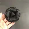 Acessório de Moda de Seda de Alta Qualidade 8cm Flor de Camélia Ultra-Resistente com Broche e Presilha Dupla Utilização