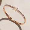 Pulseira de Aço Titânio Não Desbota, Pulseira de Aço Inoxidável Cravejada com Diamantes em Forma de H Transfronteiriça, Pulseira, Pulseira de Joia, Nicho, Luxo Versátil e Acessível