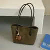 Bolsa feminina com padrão trançado exclusivo, grande capacidade, nova bolsa tote vintage de outono 2026 para o dia a dia, bolsa de ombro de grande capacidade
