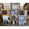 Televisores Vintage en Blanco y Negro en Stock, Atrezo Nostálgico de Cine y Televisión, Artículos Decorativos y Otros Objetos Antiguos