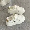 Tênis Brancos com Velcro e Sola Grossa para Mulheres 2026 Novo Primavera Desenho Animado Fofo Sapatos de Pão Calçados Casuais para Estudantes