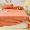 Outono e Inverno Espessado Veludo Leite Cama de Solteiro Cor Lisa Quente Minimalista Japonês Flanela Lençol de Cama Conjunto de Três Peças Comércio Exterior Exportação