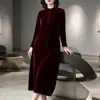 Vestido Largo Dorado de Terciopelo para Mujer Talla Grande, Estilo Casual de Temperamento Holgado, para Primavera, Otoño e Invierno, por Encima de la Rodilla, Venta al por Mayor Transfronteriza