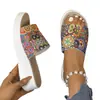 Sandalias de dedo para mujer de talla grande con estampado de estilo étnico, estilo romano plano para playa, venta al por mayor transfronteriza, nuevo estilo europeo y americano 2025