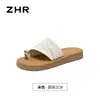 Chinelos femininos estilo férias ZHR 2026 novo modelo de verão para uso ao ar livre, sandálias de praia baixas, sandálias plissadas