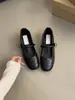 Zapatos de mujer de estilo francés para la brisa nocturna, corte bajo, con tacón grueso, nuevos de otoño 2024 versión coreana, zapatos pequeños de cuero, zapatos Mary Jane retro de tacón medio