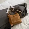 Bolso Retro para Mujer 2025 Nuevo Otoño e Invierno Nicho Hombro Único Cruzado Cubo Gran Capacidad Tote Bolso de Mujer