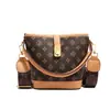 Bolso tipo cubo de lujo ligero de alta gama exquisito para mujer estilo fragancia pequeña bolso cruzado versátil moderno bolso de mano bolso de hombro transfronterizo