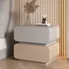 Mesita de noche color crema con acabado en piel, Gabinete de noche pequeño moderno simple para dormitorio, Gabinete de almacenamiento minimalista, No requiere montaje, Todo en uno