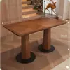 Mobiliario de comedor de alta gama, incluyendo mesas y sillas, popular en cafés de moda, establecimientos comerciales, restaurantes, hoteles y casas de huéspedes; mesas y sillas de comedor de madera maciza hechas a medida