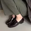 Primeira camada óleo cera couro de vaca mocassins femininos salto baixo sapatos de um só tom outono nova chegada couro genuíno bico redondo corte médio botas de um só tom femininas sapatos pequenos de couro