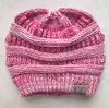 2017 Más vendido Otoño e Invierno Europeo y Americano ebay Amazon Etiquetado CC Gorro de punto de lana liso para la cabeza Gorro para la cabeza con cola de caballo para exteriores