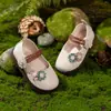 Moda Nova Primavera e Outono Sapatos de Bebê Retro Florais para Caminhar 1-3 Anos Menina Solado Macio Sapatos Pequenos de Couro Princesa Sapatos Individuais