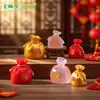 Enfeites do Ano do Cavalo, pequenas figuras de cavalo auspiciosas para o Ano Novo, pequenas bolsas da sorte, acessórios decorativos DIY, decorações de paisagem em miniatura, pequenos enfeites de mesa