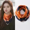Moda Otoño 2025 Tendencia Nueva Bufanda para Mujer con Estampado Retro Hebilla Magnética Calentador de Cuello Bufanda Cuadrada Perezosa para Cuello