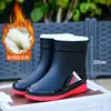 Botas de lluvia transfronterizas, unisex, altura media hasta la pantorrilla, antideslizantes, impermeables, con puños elásticos, adecuadas para el trabajo, venta al por mayor, versátiles, antideslizantes y duraderas