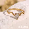 Moda Europea y Americana Elegante Simple Nicho Estilo Frío Pulsera Acero Inoxidable Chapado Oro 18K Serpiente Colgante Anillo de Diamante para Mujeres