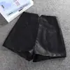 Pantalones de Piel Sintética Nuevos Otoño/Invierno 2025 Versátiles Adelgazantes Cintura Alta Shorts de Cuero Negros Ropa Exterior para Mujer Pantalones de Pierna Ancha para Glúteos