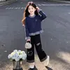 Conjunto de cárdigan a cuadros de bloques de color para niña y pantalones anchos de retazos a cuadros casuales de moda para temporada de primavera y otoño