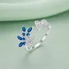 Anillo de mariposa de lujo ligero con incrustaciones de diamante, diamante azul profundo, joyería de nicho de alta gama, anillo abierto ajustable retro suave para mujer, regalo para novia