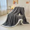 Nova Manta Jacquard de Veludo de Algodão Macio Lã de Cordeiro Manta de Sofá Manta Outono/Inverno Engrossada Mais Veludo Estilo Creme Manta Casual Quente