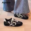 Zapatos de Entrenamiento de Ballet Aogushi Deng para Mujer 2026 Nuevo Otoño/Invierno Negro Oculto para Aumentar la Altura Súper Bonitos Zapatos Deportivos Casuales