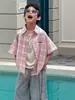 Cotton Shop Camisa de Manga Corta para Niños Verano Estilo Coreano 2026 Nueva Suave Transpirable Cuadros Camisa para Niños Moderna