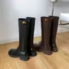 Versión de Piel de Cordero~Botas Retro Francesas Botas Largas Mujer Hebilla Dorada Pequeña Punta Redonda Suela Gruesa Caña Alta Tacón Grueso Botas de Jinete Adelgazantes