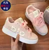 Nuevos Zapatos de Lona para Mujer 2026 Diseño de Letras Rosa Sakura Lindos de Alta Venta Resistentes al Desgaste Suela Suave Antideslizantes