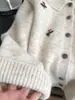 Chaqueta Suéter Floral para Solapa y Hombro Longitud Media para Mujer 2026 Otoño e Invierno Nuevo Talla Grande Plus-Size Chaqueta Cardigan de Punto A9806