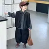 Conjunto de Primavera y Otoño para Niños 2026 Nuevo Estilo Bebé Moderno Fresco Chaleco de Cuero Ropa Niños Ropa de Otoño Conjunto de Tres Piezas Moderno