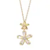 Colar com pingente de flor pequena de opala doce japonesa, joia feminina versátil, corrente de clavícula banhada a ouro em aço titânio com preservação de cor