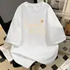 Nova Camiseta Tendência de Verão Estilo Japonês Marca Moderna Manga Curta para Homens, Estilo Hong Kong, Versátil, Caimento Solto, Top Jovem com Gola Redonda Manga Meia