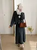2026 Primavera Temprana Nuevo Estilo Cárdigan Suéter con Flores Tridimensionales con Bufanda + Falda de Punto Conjunto Estilo Dulce para Mujer Moderno