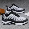 Sapatos Masculinos Atacado Tênis Listrado Confortável Solado Grosso Moderno Legal Para Uso Externo Correr Calçados de Viagem Fashion para Homens