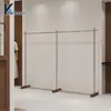Estanterías de Exhibición para Tiendas de Ropa, Estantes de Pared para Tiendas de Ropa de Mujer, Percheros de Pie, Estanterías de Exhibición de Acero Inoxidable de Color Nogal para Tiendas de Ropa Infantil