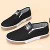 Zapatillas de malla nuevas hechas a medida para verano, zapatos deportivos y casuales para hombre, diseño de malla transpirable, estilo calado, zapatos tradicionales de tela de Pekín