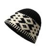Designer de alta qualidade Retro Xadrez Malha Pescador Feminino Inverno Retro All-match Quente Proteção de Ouvido Chapéu de Lã