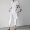 Estilo Quente 2024 Camisa Branca Feminina Manga Longa Novo Estilo de Comprimento Médio Design Preguiçoso Solto Camisa