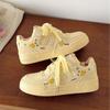 Sapatos Amarelos Estilo Academia com Estampa Fofa Feminino 2025 Primavera Novos Ins Nicho Versátil Casual Tênis de Skate Tênis Pão