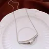 Collar triangular brillante estilo europeo y americano, de alta gama, lujo ligero, cadena para la clavícula que no se decolora, accesorio de nicho versátil con temperamento vintage