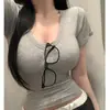 Ropa de Exportación de Moda Femenina Coreana Dongdaemun - Un Artículo Esencial de Ropa Interior~ Todos Deberían Tener Uno, una Camiseta Ajustada de Manga Corta con Cuello en V que Favorece la Figura