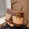 Bolsos Pequeños Populares de Este Año para Mujer 2025 Verano Nuevo Bolso Tipo Cubo Casual Versátil Bolso Bandolera Bolso Cuadrado Pequeño de Mano