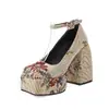 Zapatos de mujer bordados nuevos 2022 punta cuadrada plataforma tacón alto grueso boca baja zapatos de primavera y otoño de un solo color tallas grandes 40-43 zapatos de comercio exterior