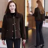 Elegante chaqueta corta de punto con diseño de solapa, detalles de patchwork, corte holgado y efecto adelgazante, perfecta para el otoño y fácil de combinar con varios atuendos.